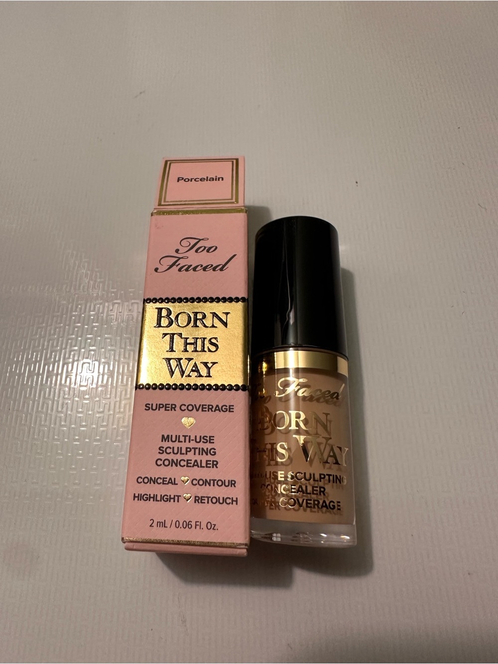 Too Faced Born This Way Super Coverage concealer mini - Porcelain